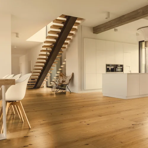 WOODflor222_Eiche_Country_Akzent_shutterstock-552591862_179220028463_CMYK
